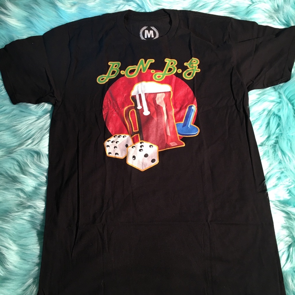 New!! Tee public Top